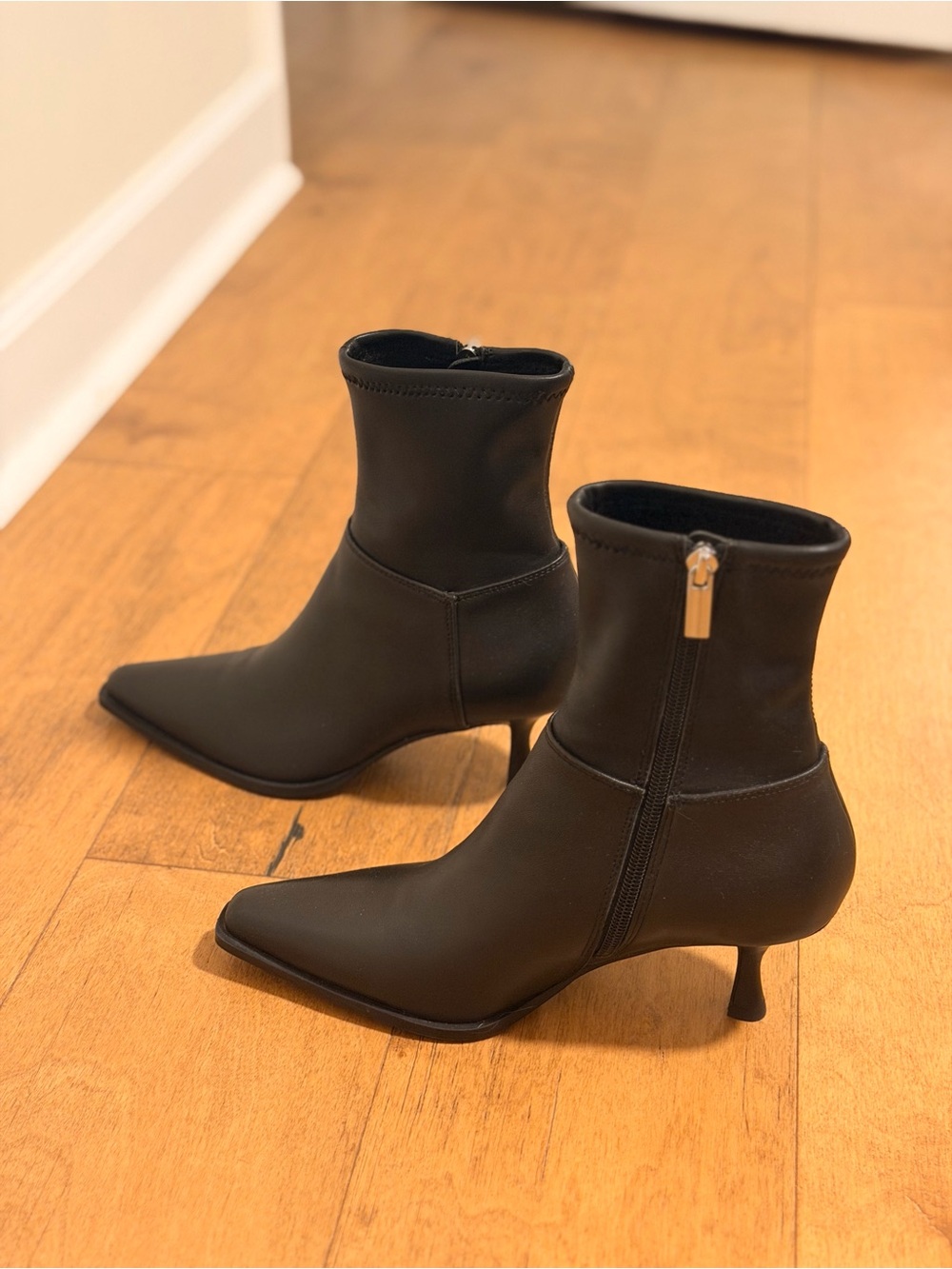 Steve Madden Stasia Black Pointed Leather Ankle Boots with Side Zip - Picture 7 of 10